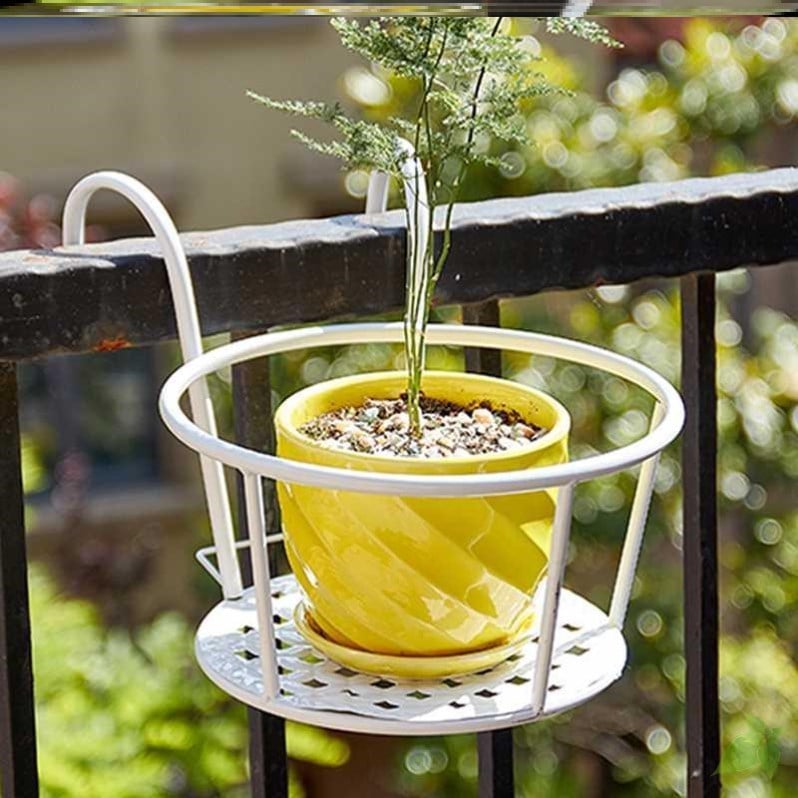 GrünMeister — Showcase your green paradise stylishly without drilling or rust!
