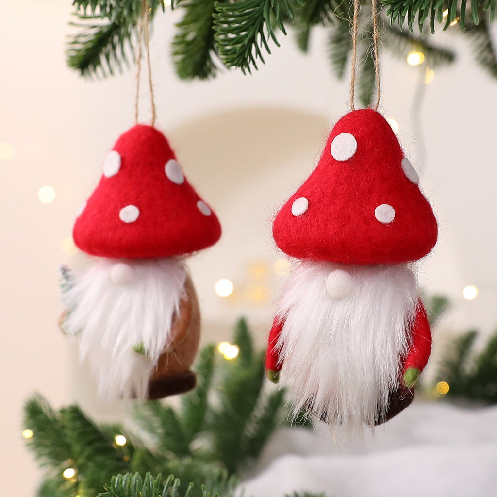 Christmas gnome pendant made of felt