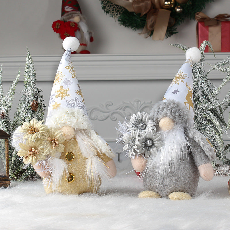 Gnome figure with hat in gold and silver look