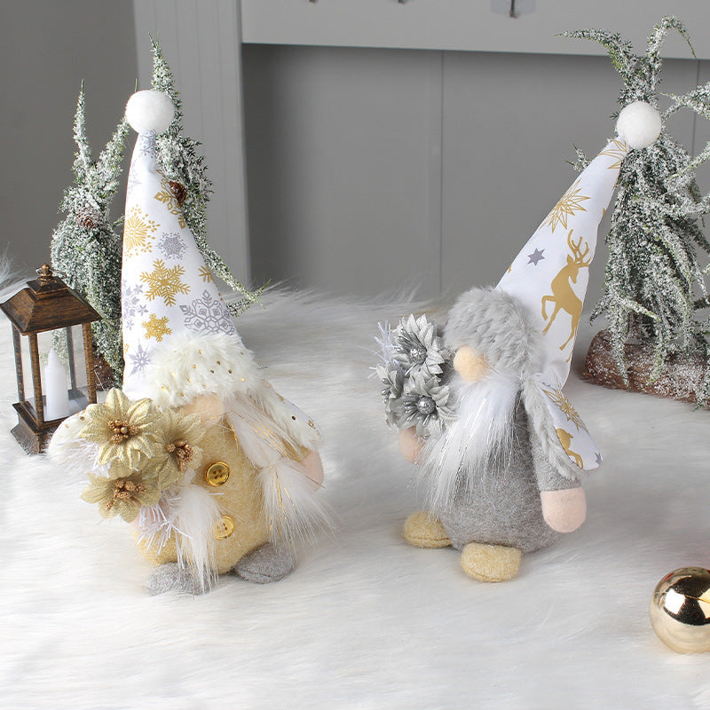 Gnome figure with hat in gold and silver look