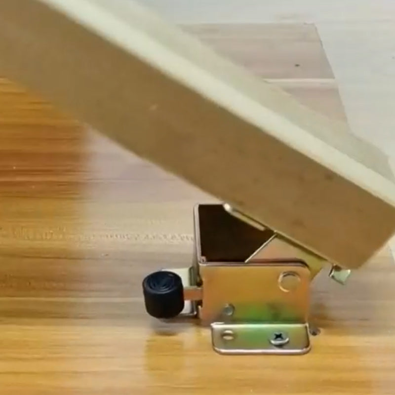 Folding hinge with lock