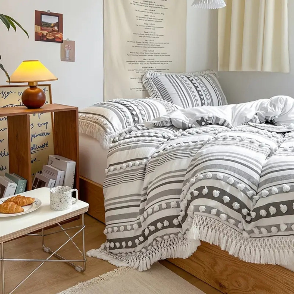 Zevolim| Soft Stripe and Tassel Duvet Set | 3pcs