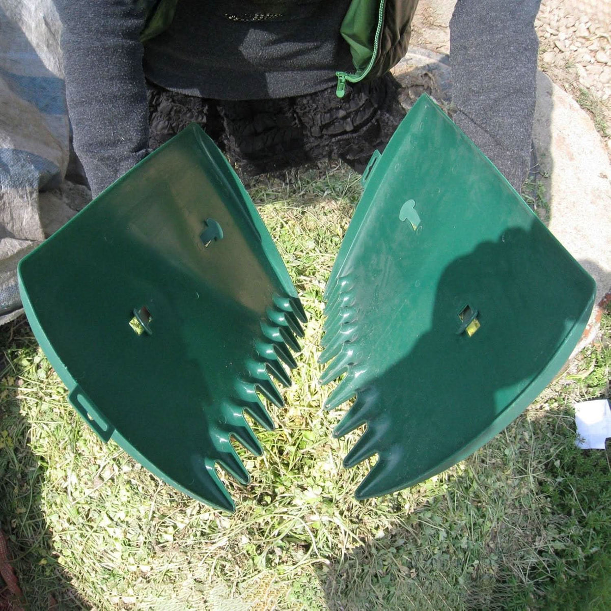 Zevolim| Ergonomic Garden Waste Grabbers – Grass & Leaf Collector