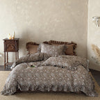 Quilted duvet cover set with ruffle and delicate floral pattern