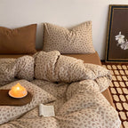 Patterned duvet cover and pillowcase set
