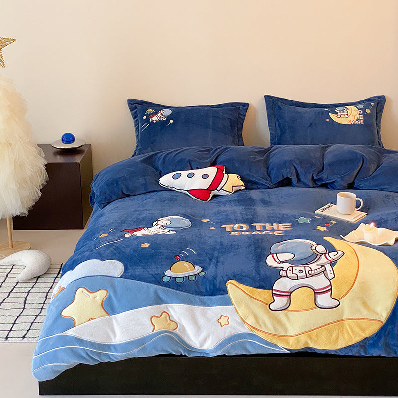 Children's bedding set with cute cheese appliqués made of soft cotton flannel