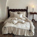 Romantic bed set with frill, jacquard relief and decorative ribbon