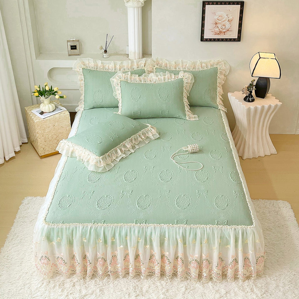 Elegant Ruffled Bedspread Set