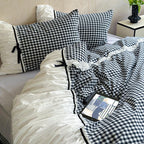 Bedding set made of cotton blend with Vichy check, gathered ruffle and velvet bows