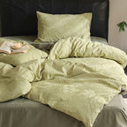 Elegant reversible bedding set made of cotton satin with embossed floral jacquard