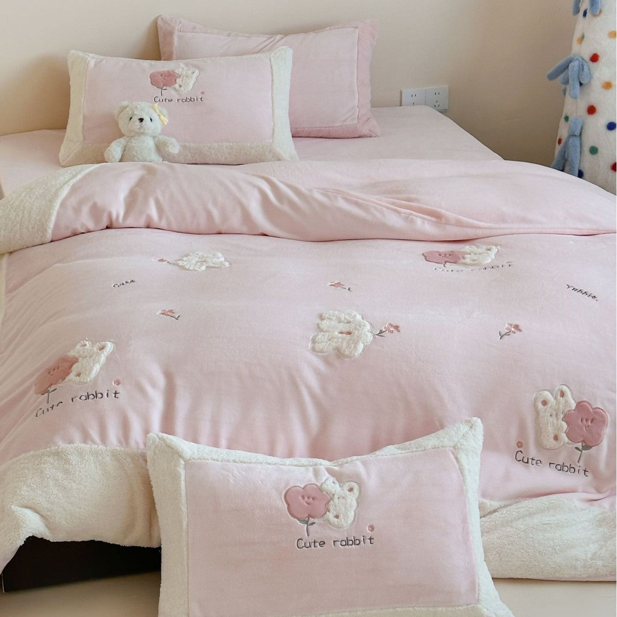 Children's bed linen set with quilted bunny and teddy appliqué and Sherpa hem Bowlift