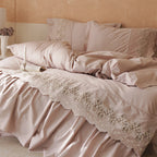 Bedding set with gathered ruffle and fine lace border