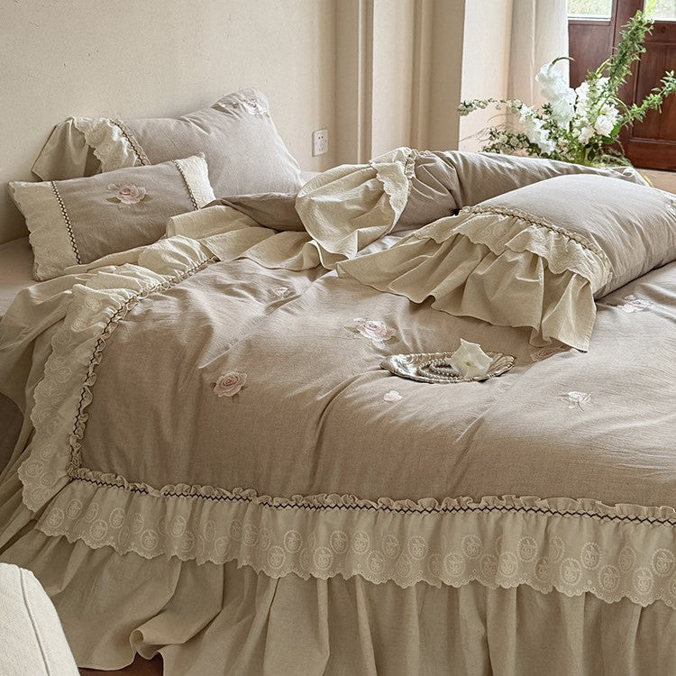 Bedding and throw set
