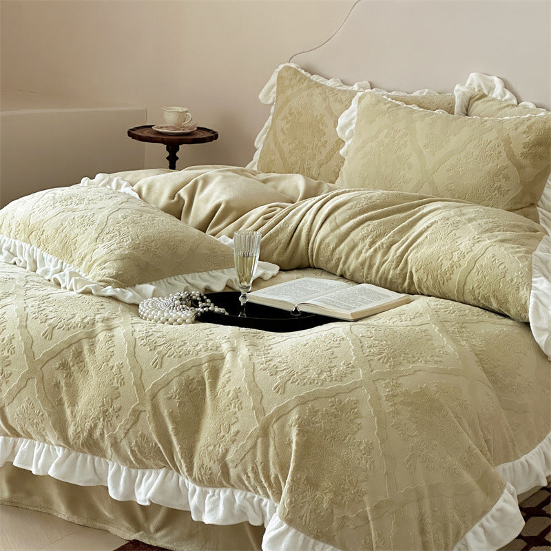 Bedding set with delicate ruffle trim and Jacquard damask structure