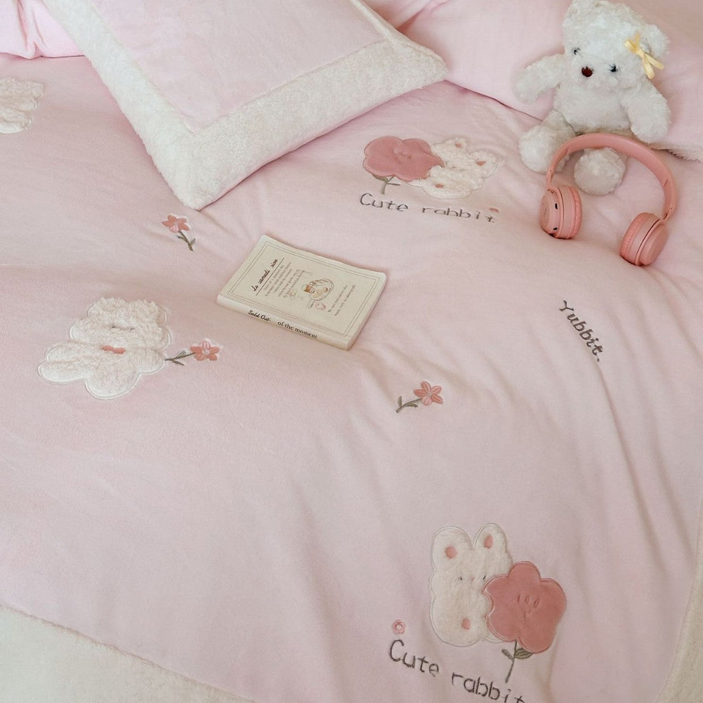 Children's bed linen set with quilted bunny and teddy appliqué and Sherpa hem Bowlift