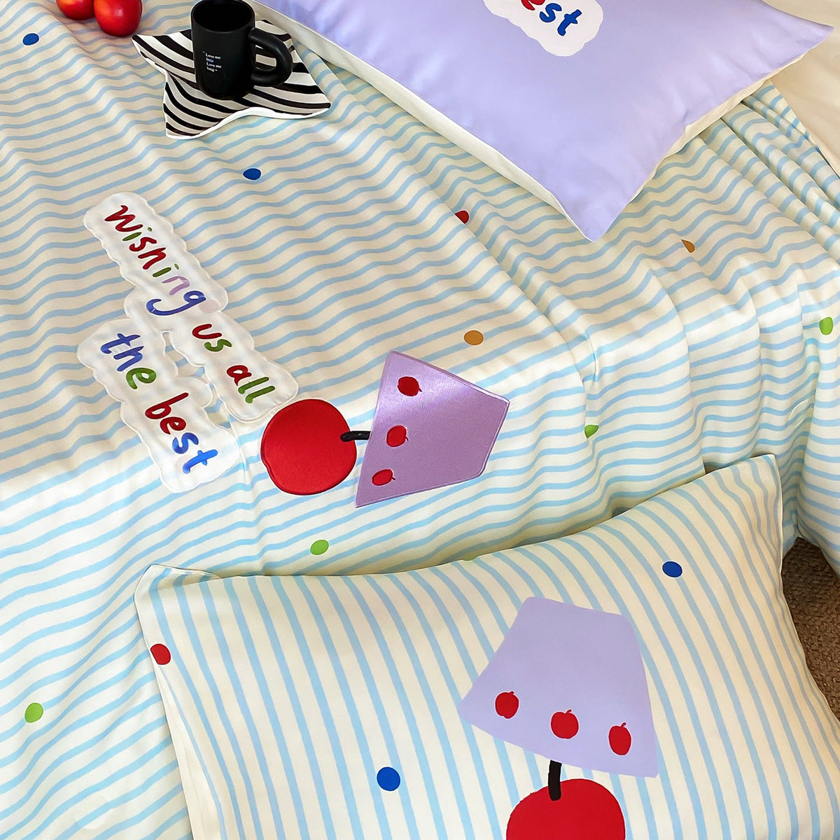 Bedding set with striped cotton satin and cherry print Bowlift