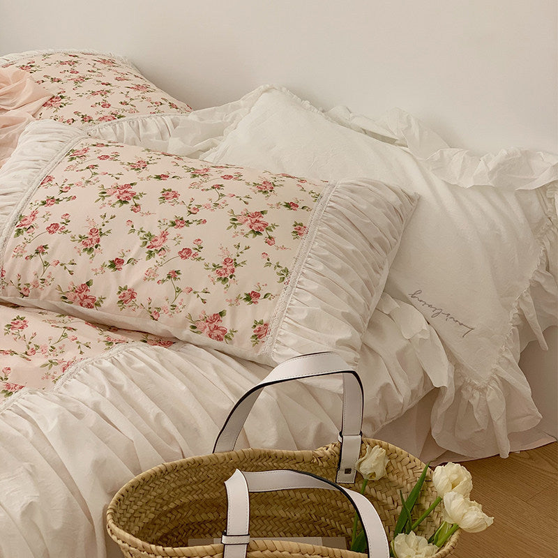 Cozy bedding set with ruffles and vintage rose pattern