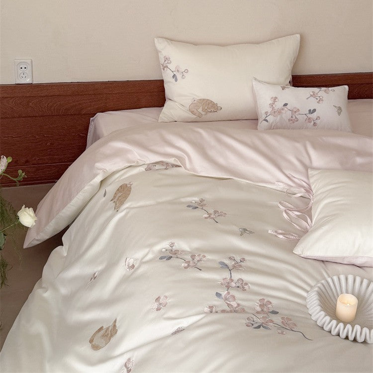 Elegant embroidered bedding set made of cotton satin with cat and flower motif Bowlift
