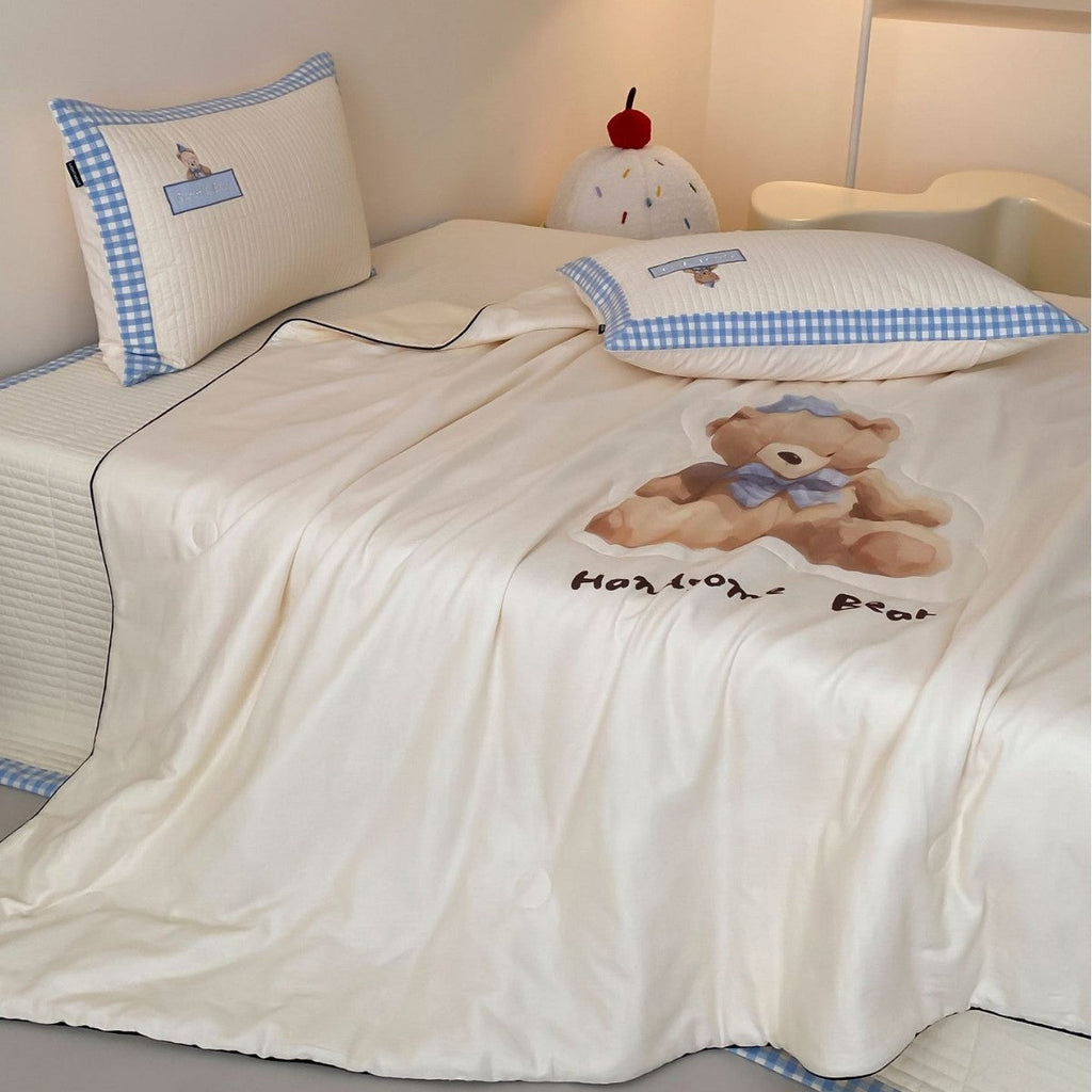 Children's bedding set with embroidered teddy bear and gingham trim
