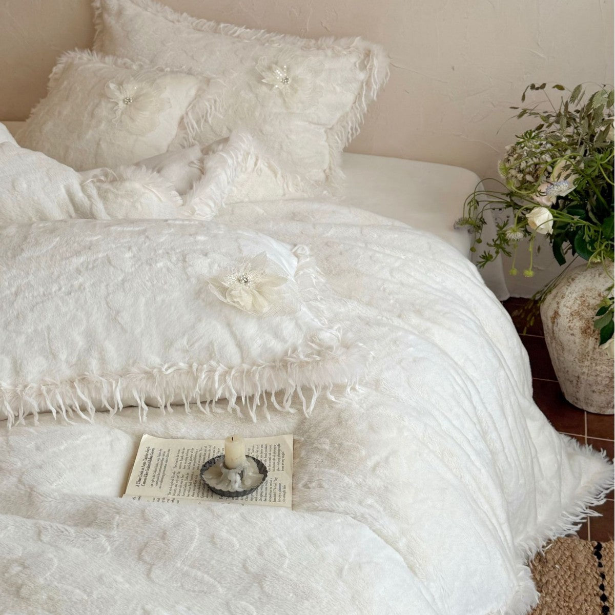 Cozy plush bedding set with fringes and textured relief Bowlift