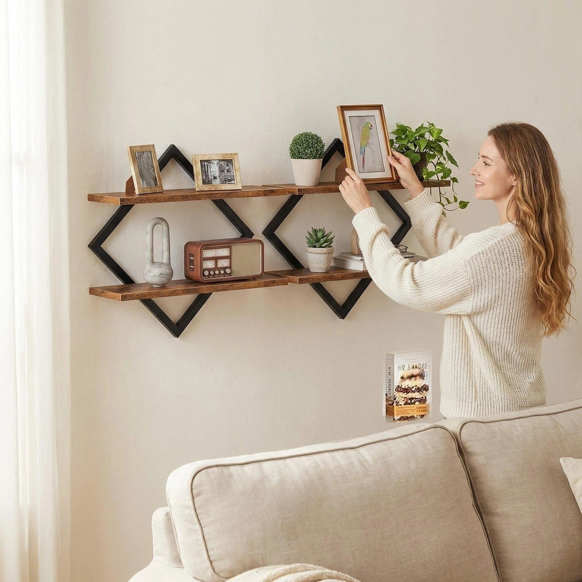 Wall shelf with modern zigzag design Bowlift