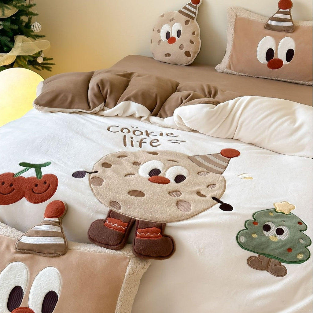 Children's bedding set with cozy plush appliqués and Sherpa edging