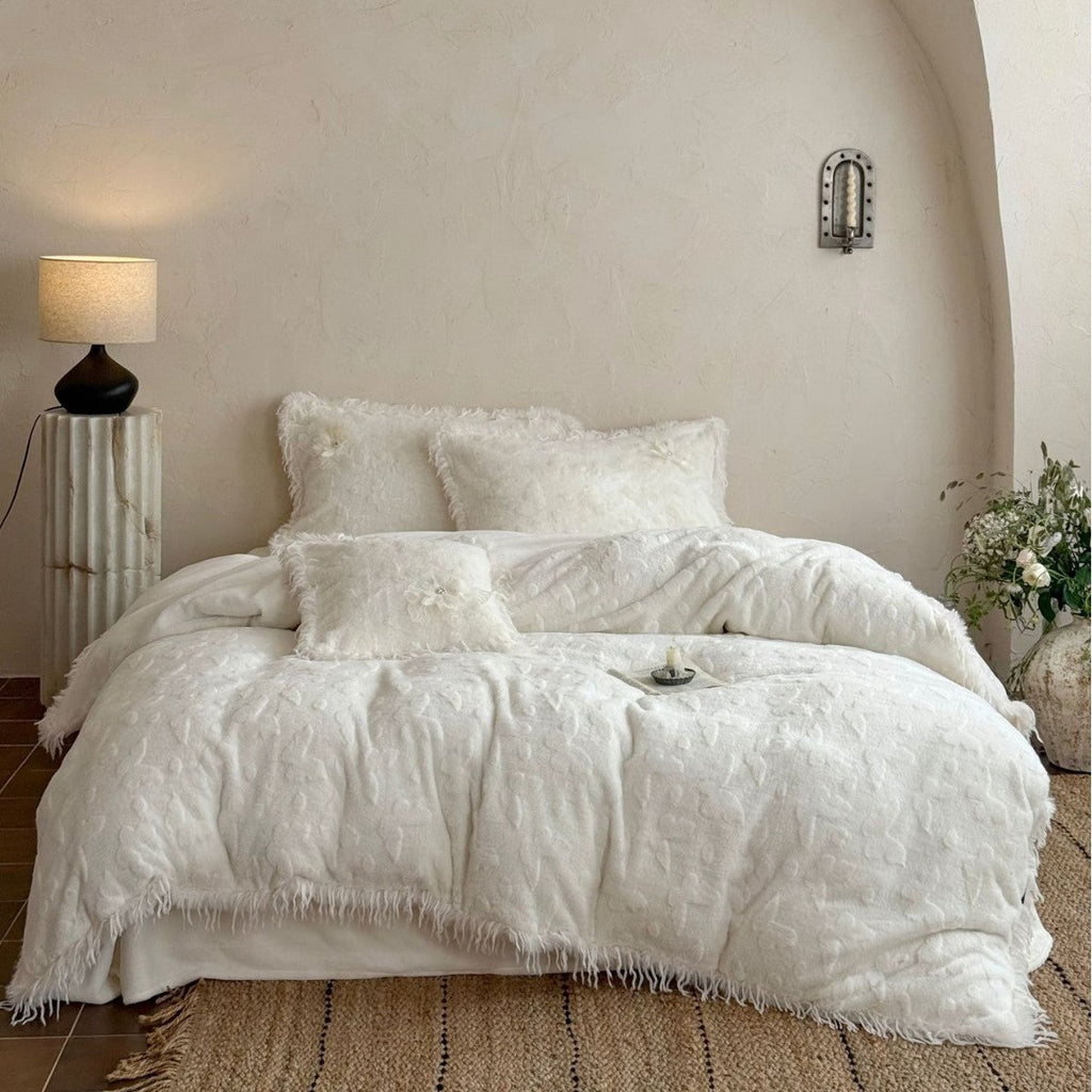 Cozy plush bedding set with fringes and textured relief Bowlift