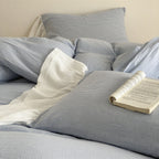 Bedding set made of cotton seersucker with fine pinstripes