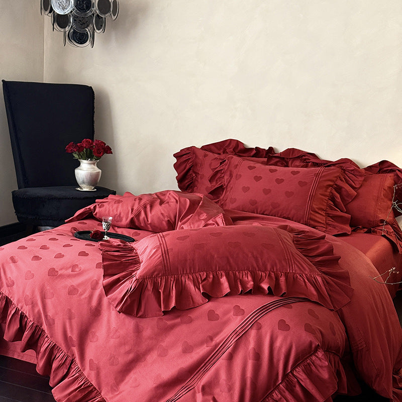 Luxurious satin bedding set with heart jacquard, ruffled frills and hotel closure Bowlift