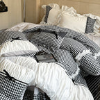 Bedding set made of cotton blend with Vichy check, gathered ruffle and velvet bows