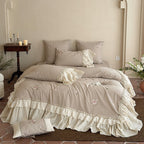 Bedding and throw set