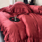 Luxurious satin bedding set with heart jacquard, ruffled frills and hotel closure Bowlift