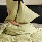 Elegant reversible bedding set made of cotton satin with embossed floral jacquard