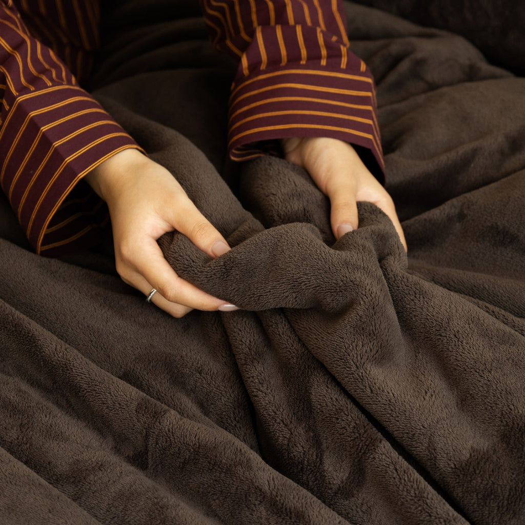 Plush bedding set with extra soft minky surface and pillowcases