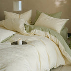 Fine woven bedding set made of cotton satin with subtle jacquard flower texture