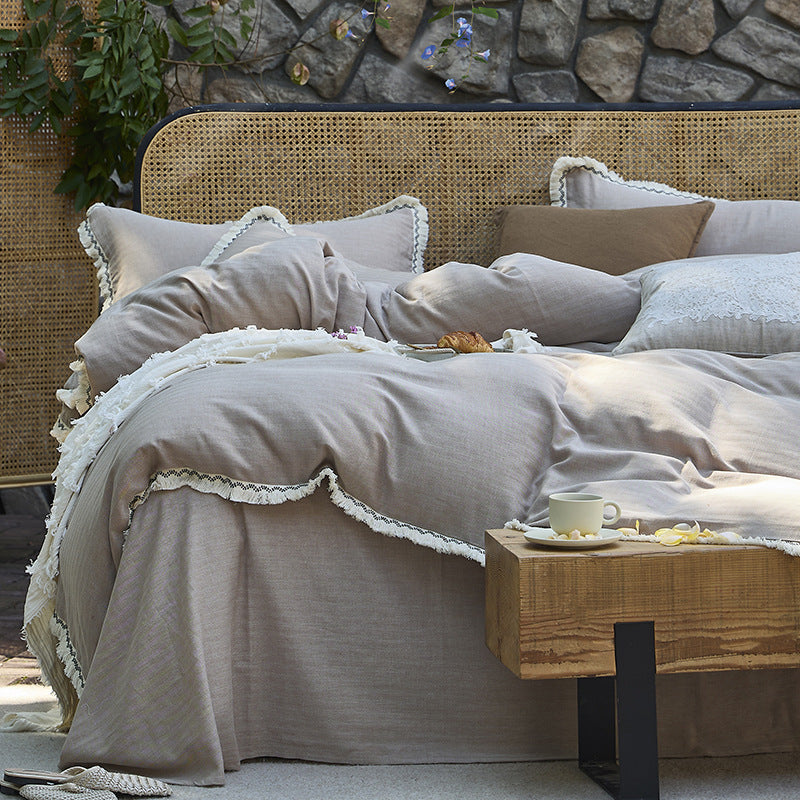 Linen bedding set with washed cotton-linen quality and decorative crochet lace