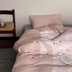 Bedding set made of breathable cotton percale with fine pinstripes and embroidered panda motifs