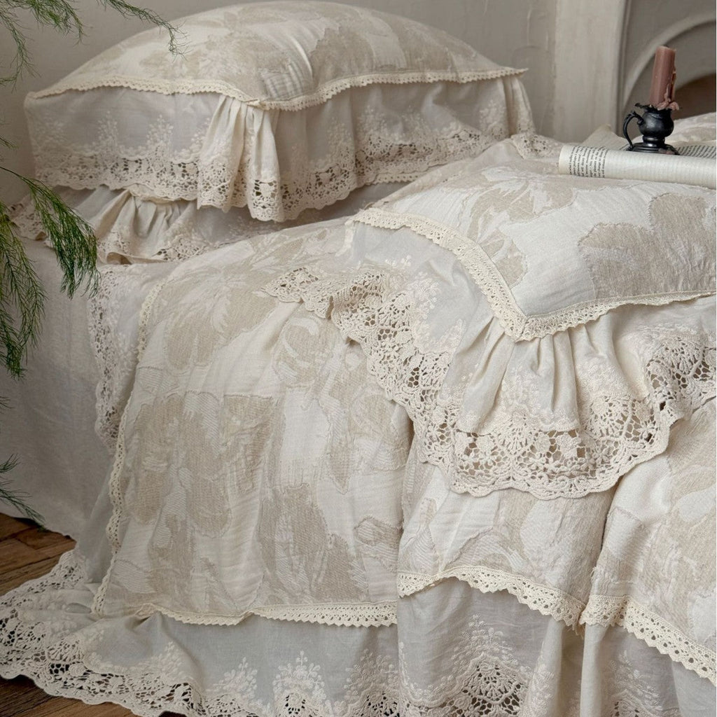 Bed linen set made of linen-cotton mix with large floral print and lace frill Bowlift