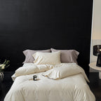 Bedding set made of jacquard cotton with paisley relief and contrast piping