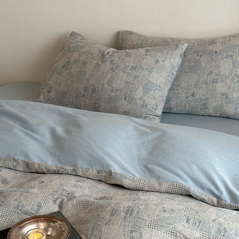 Bedding set made of linen-cotton mix with geometric patchwork design