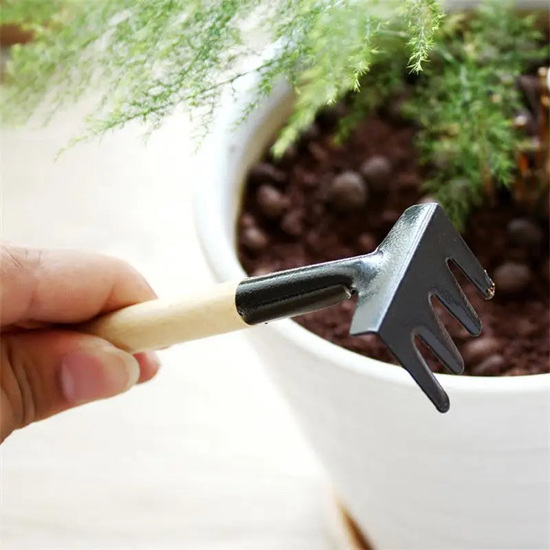 Zevolim| 3-piece garden tool set with wooden handles – Handy shovel, rake, and hoe for garden maintenance