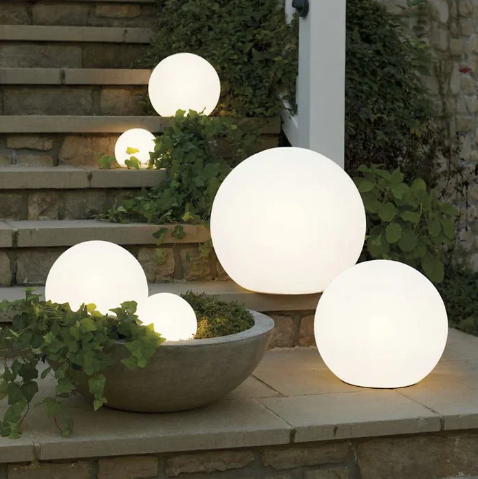Zevolim| Round Garden Lamp