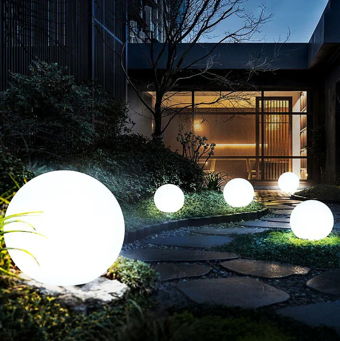 Zevolim| Round Garden Lamp