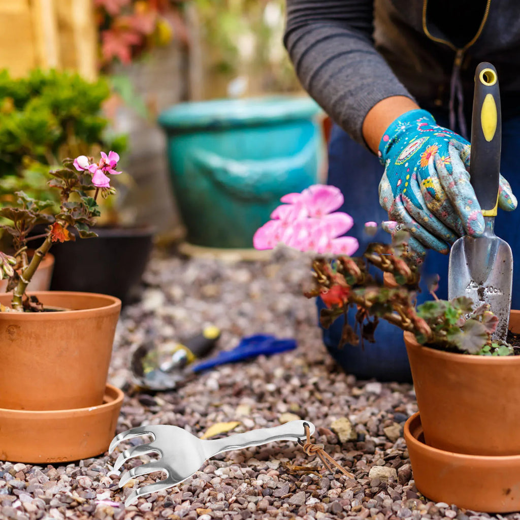 Zevolim| Floravix Mini Garden Hand Rake | Lightweight & Durable | For Weeding, Digging & Soil Loosening | 20.5 cm Length