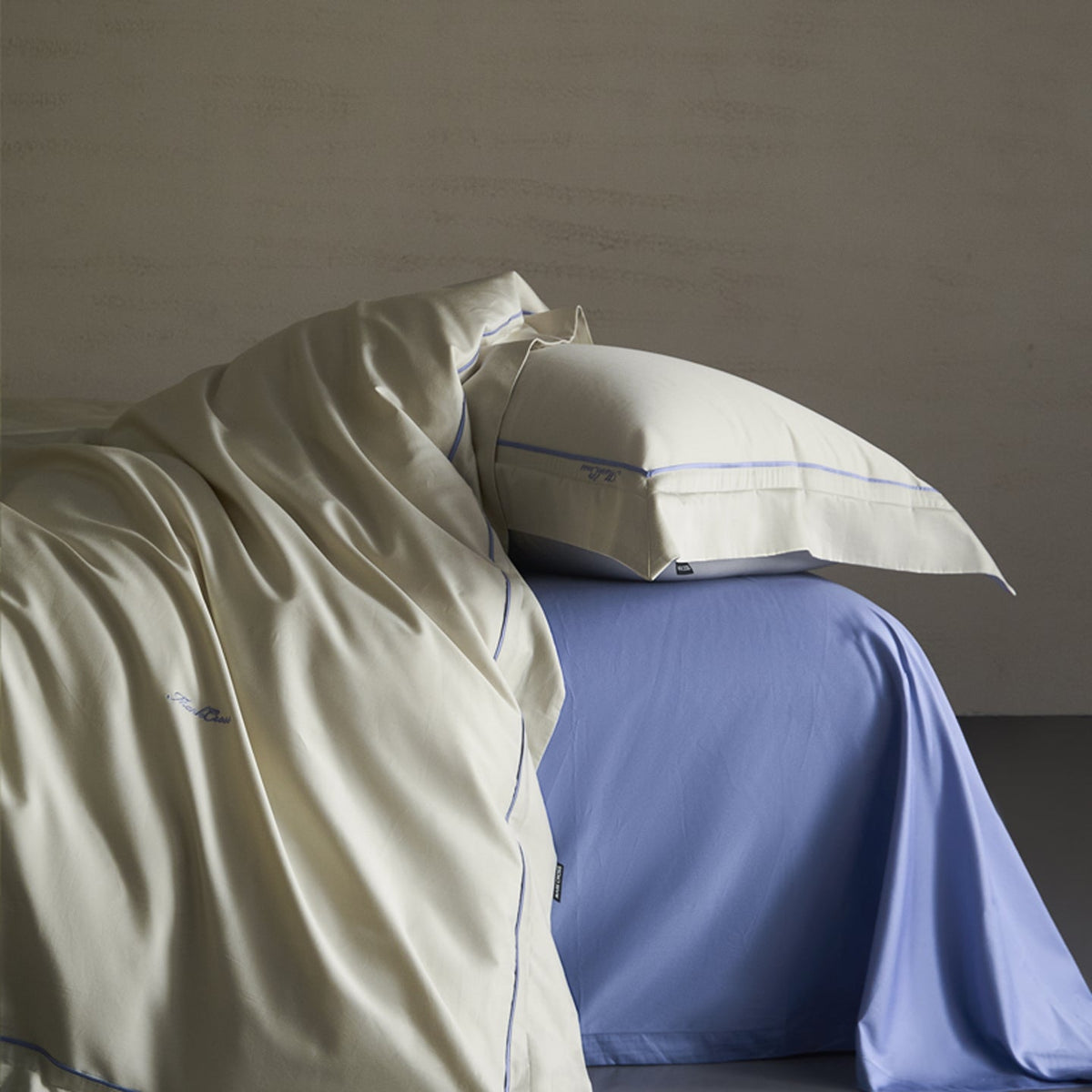 Bedding set made of long-staple cotton with embroidery