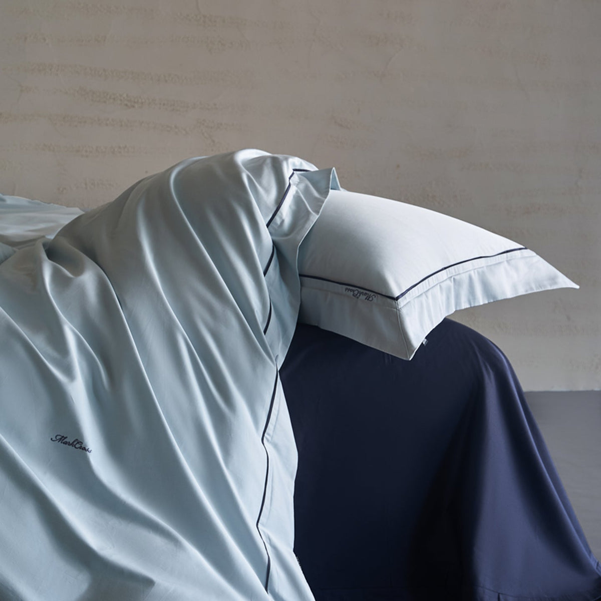 Bedding set made of long-staple cotton with embroidery