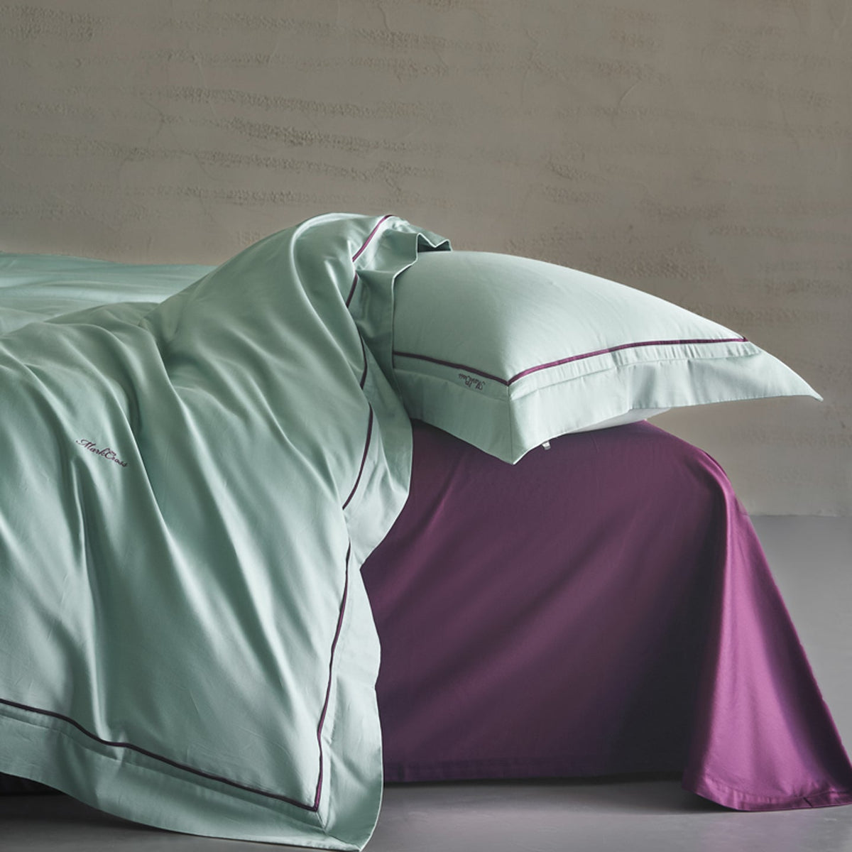 Bedding set made of long-staple cotton with embroidery