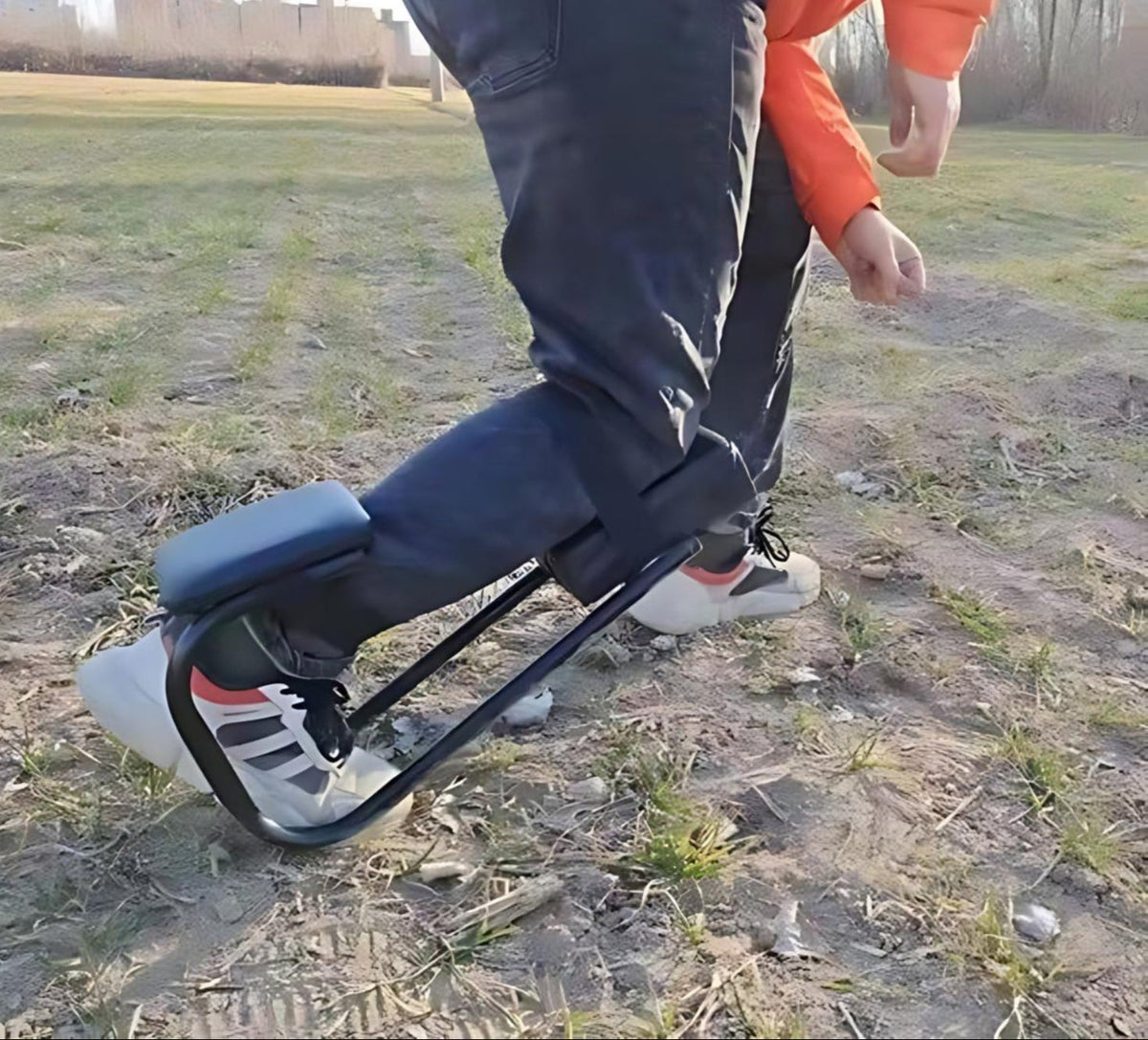 Zevolim| Portable Garden Knee Pad and Stool - GardenEase Duo